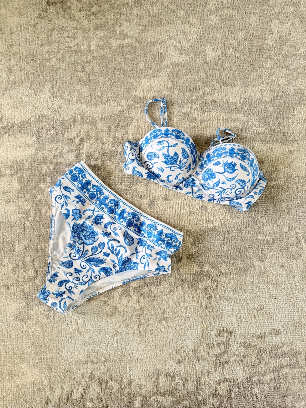 Vintage Style Floral Patterned Bikini